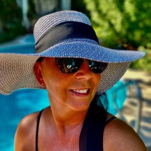 Meet your Posher, Cathy